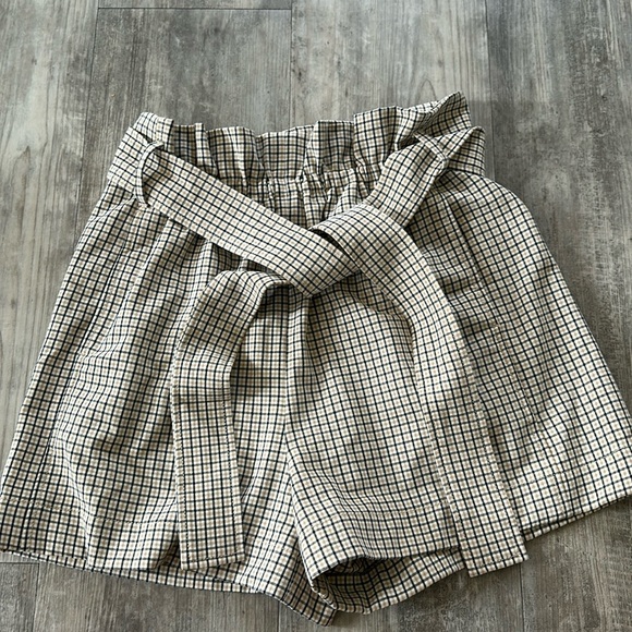 WILFRED ARITZIA PAPER BAG PLAID SHORTS NWOT - Picture 1 of 9